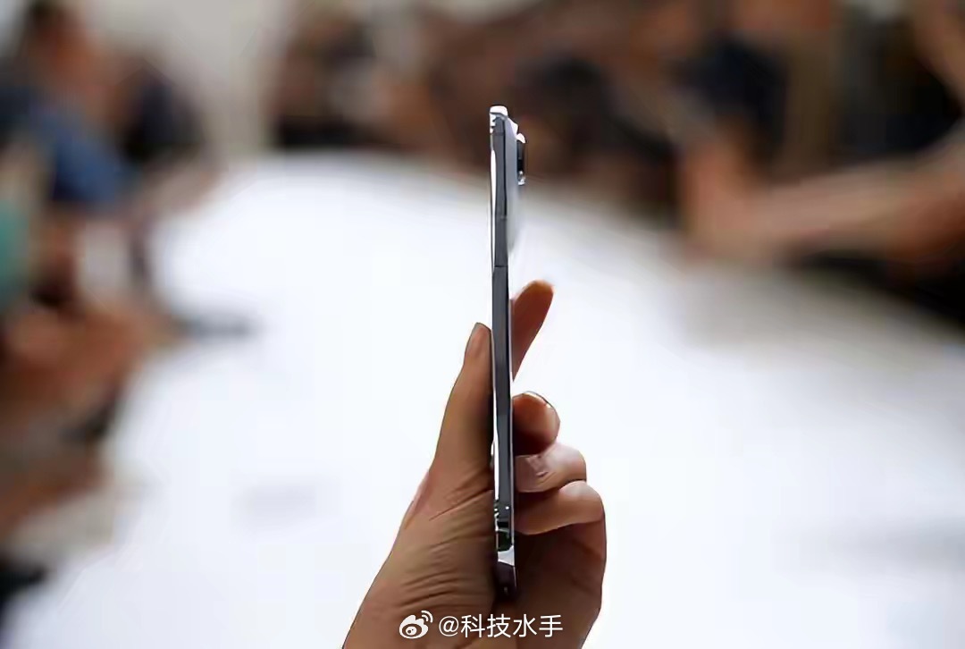 曝iPhoneAir2将正常迭代初代iPhoneAir的市场遇冷，并没有让苹