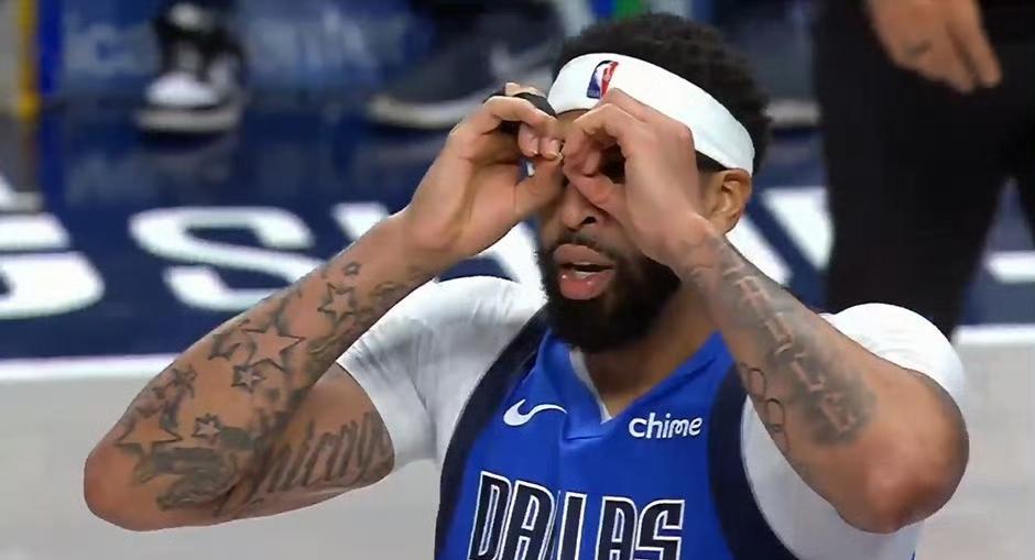 谁再说浓眉是“玻璃人”？复出后直接让独行侠脱胎换骨，豪取三连胜太顶了！118-