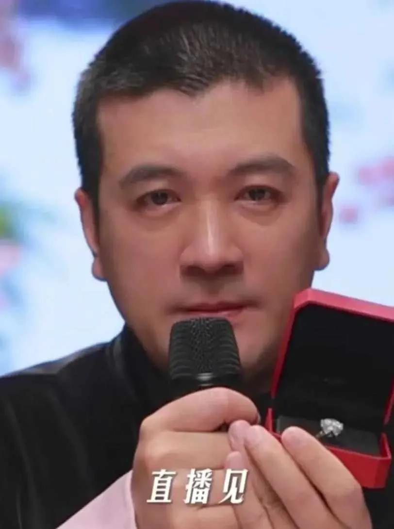 “天仙配”闹剧：杨子评论区开黄腔引风波曾经在大众眼中如“天仙配”般甜蜜的杨子