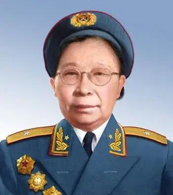 1955年，开国女将军李贞回乡探亲，遇到了打骂她的第一任丈夫古老三，当二人再相见