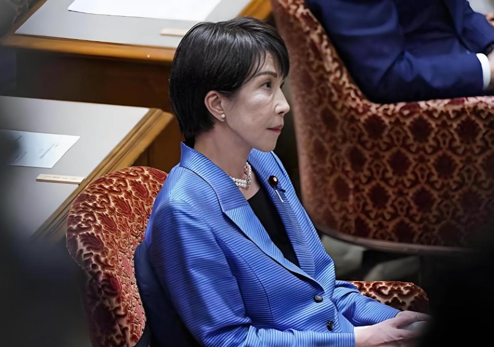 中国对日本经济绞杀战：三个月军工、汽车、半导体全崩了。中国对日本的精准打击，真让