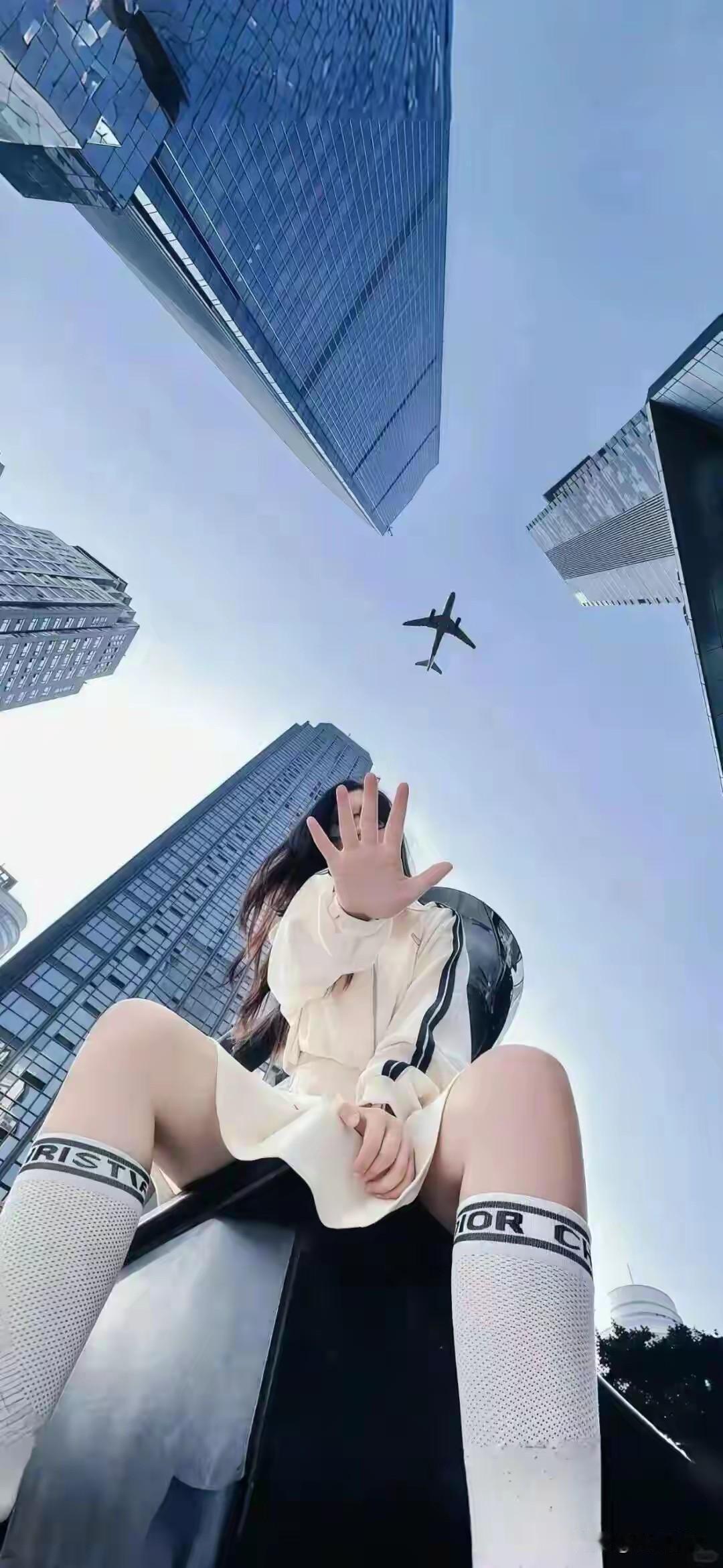 人都是一样弱时慕强，强时慕真，觉时慕空。