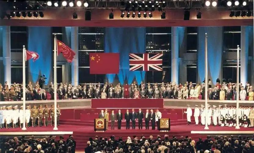 为什么当年英国不敢拒绝回归香港？既然想要回香港，谁带队去对付解放军？ 曾经的