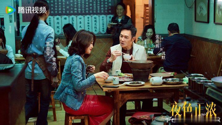 张兆辉法拉利老了还是法拉利张兆辉真的配得上法拉利的形容，岁月只沉淀了魅力，气场依