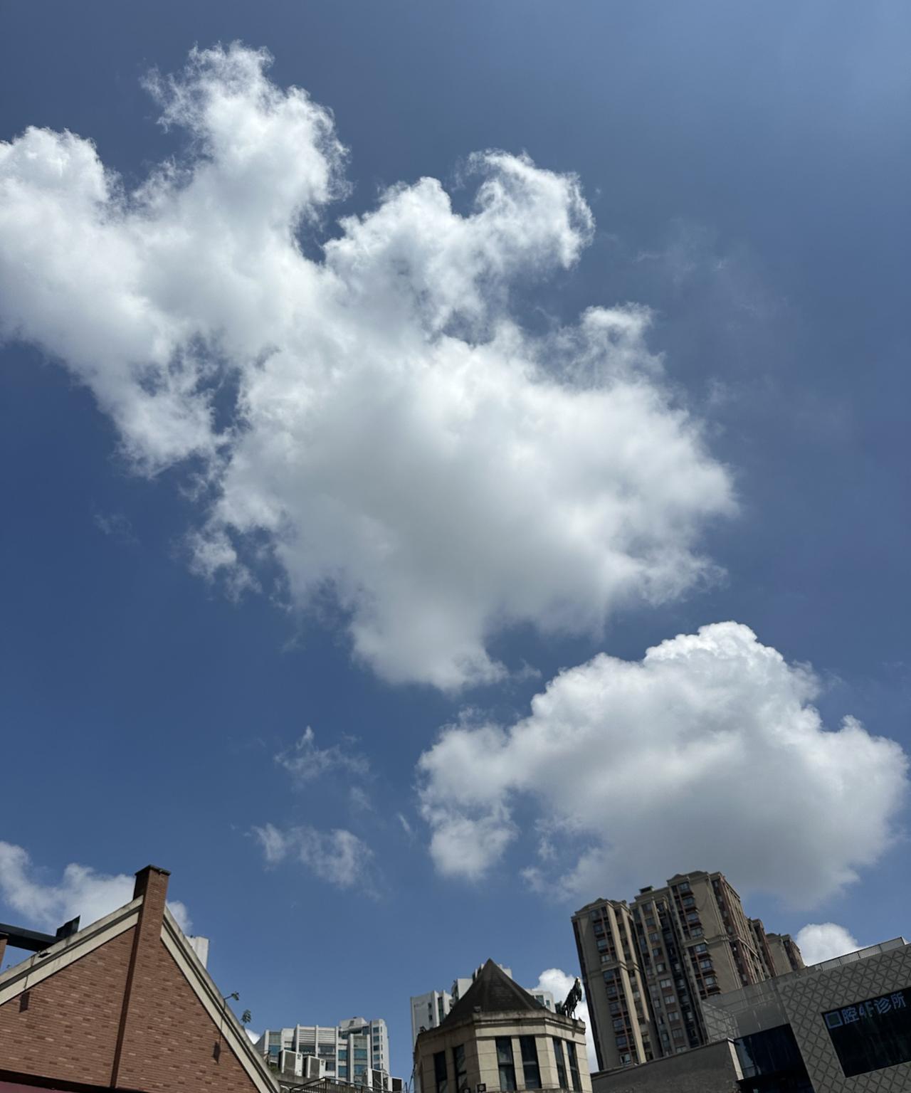 喜讯！9月14日，大雨后的重庆主城区，蓝天白云晴空万里，今天，明天，后天，连续三