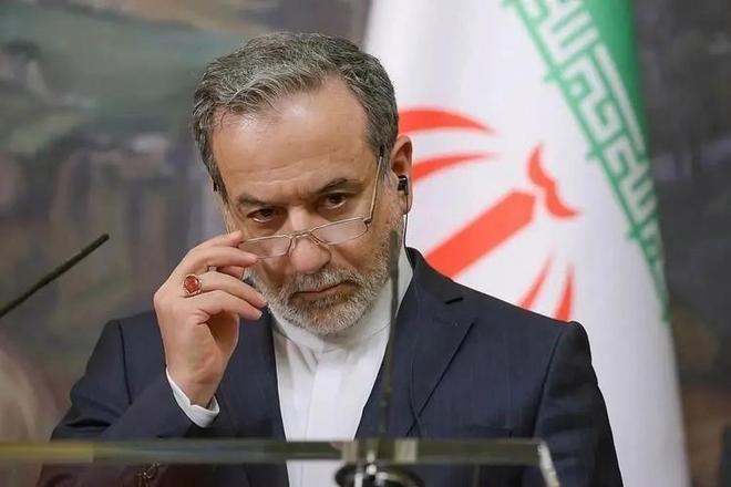 伊朗内部完成统一！4月20日，在经历“全面放开霍尔木兹海峡”事件后，伊朗外长阿