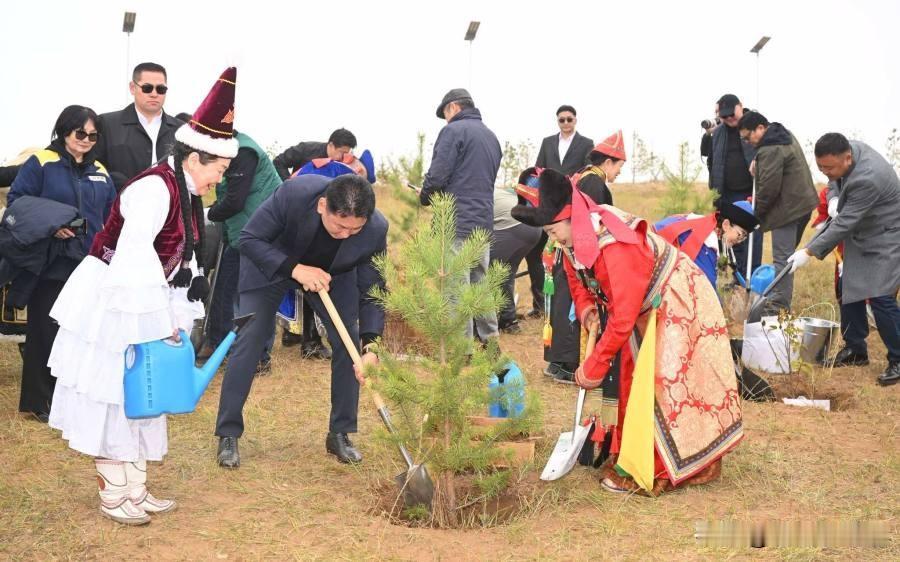 世界新城、新首都热：蒙古国新哈拉和林市建设已种植并培育90万棵树木蒙通社