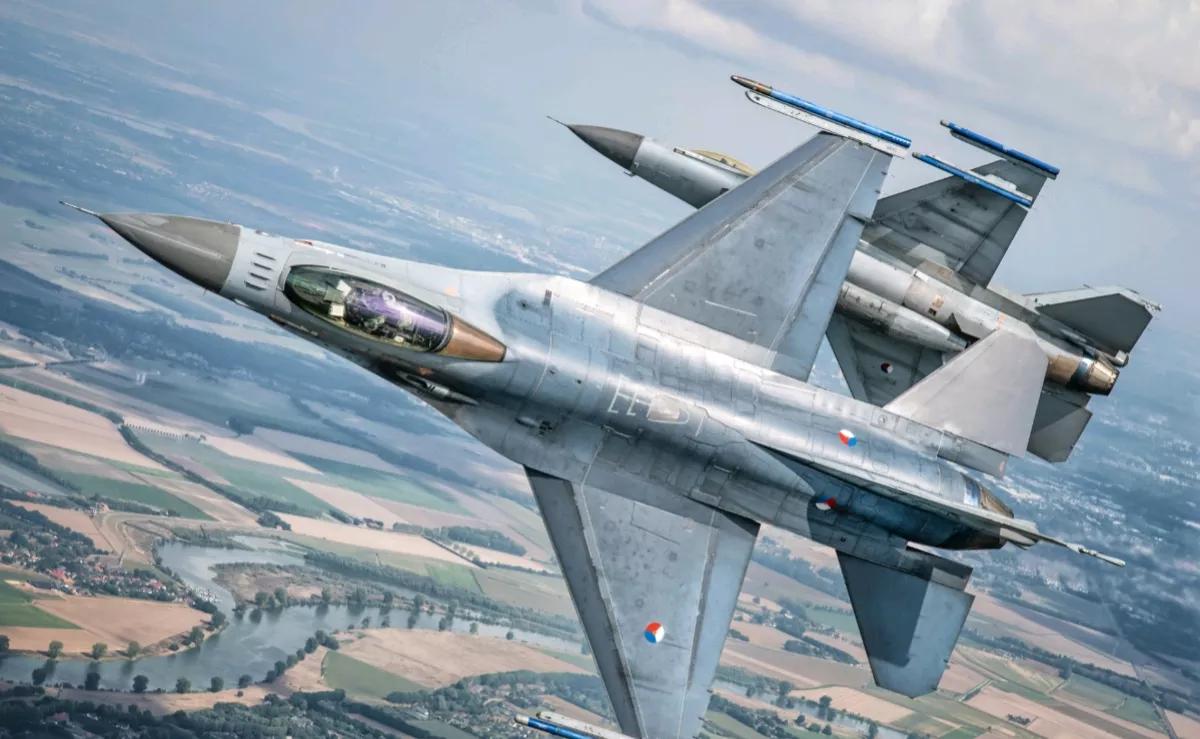 欧洲新闻网消息，当地时间3日，荷兰国防大臣布雷克尔曼斯宣布，阿姆斯特丹已和罗马尼