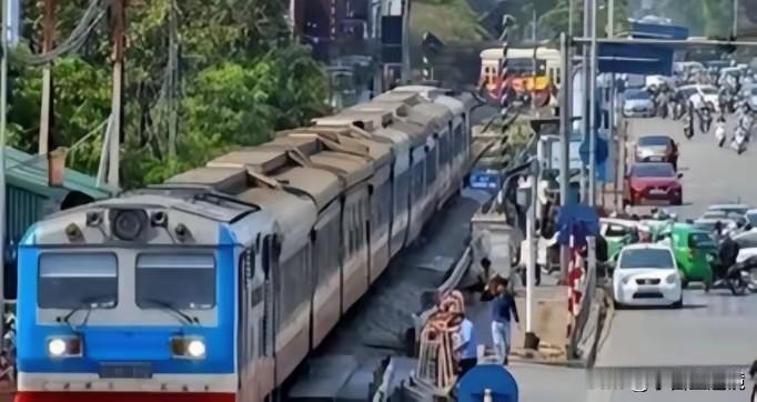 越南这次是真的服软了，直接表示不要中国的技术了，只要中国能来修就行。越南