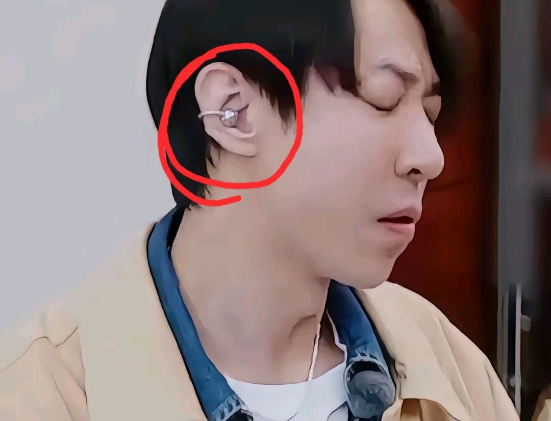 一个明星毁掉一个品牌，第一次看到有商家主动要求给自己的产品打码的。不知道
