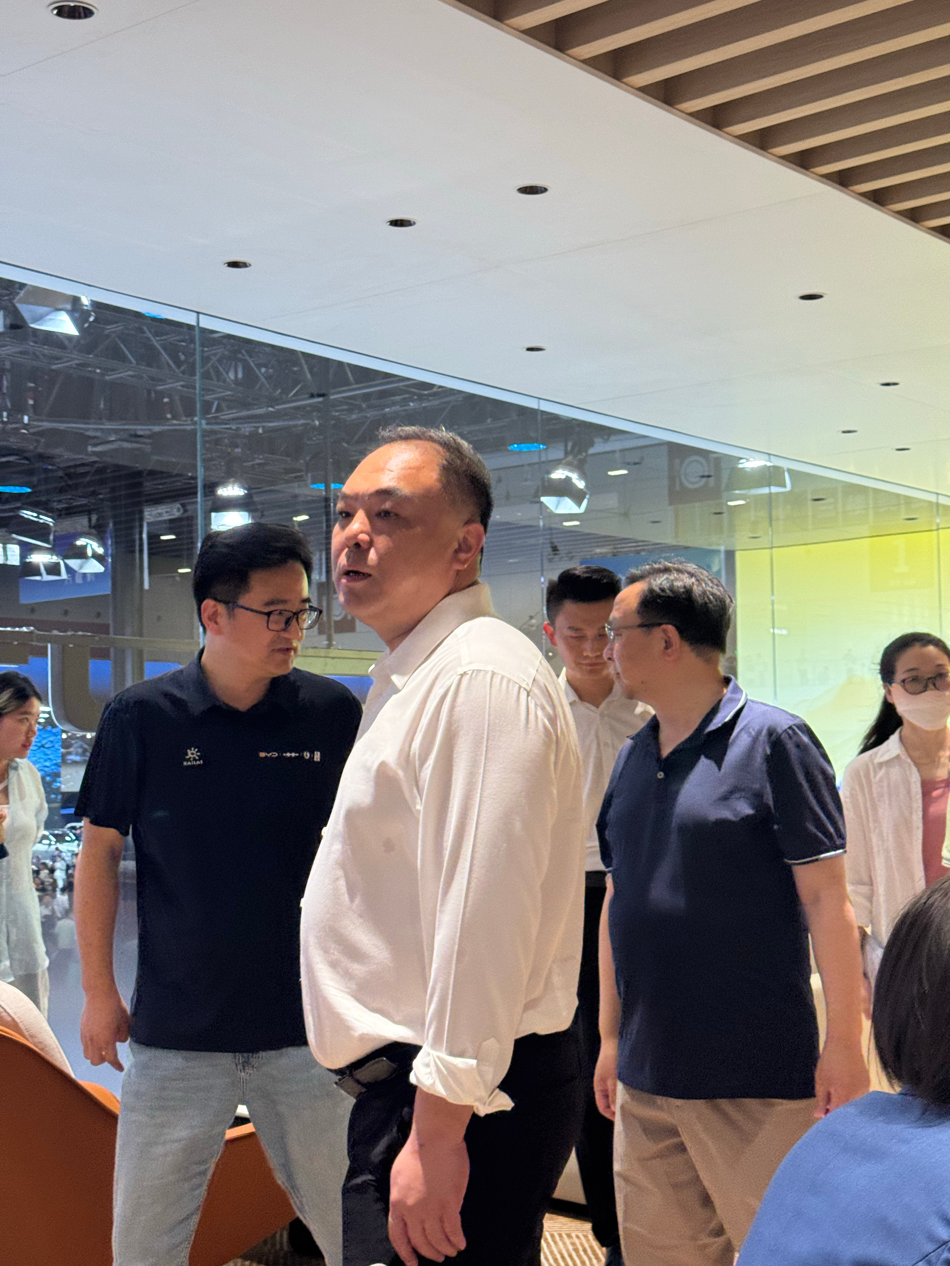 看我遇到了谁​​​