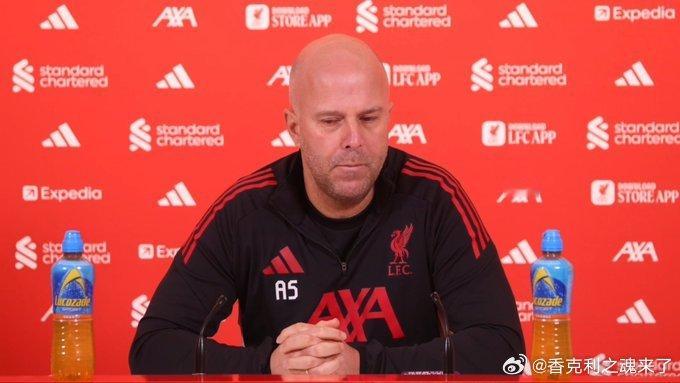 斯洛特关于弗林蓬和埃基蒂克的体能情况：上周末，弗林蓬的上场时间最多为30分钟，因