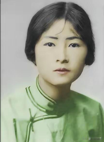 一次，高晓松想拍《林徽因传》，被林徽因的女儿梁再冰警告：“你要是拍我妈和徐志摩有