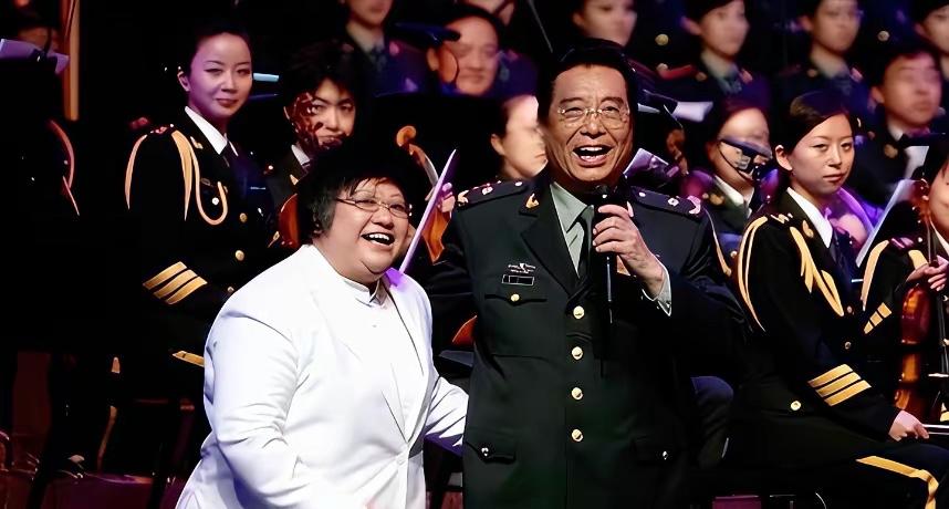 韩红能取得如今的歌唱成就，李双江可谓功不可没。当年韩红考入军艺音乐系，身为系主任
