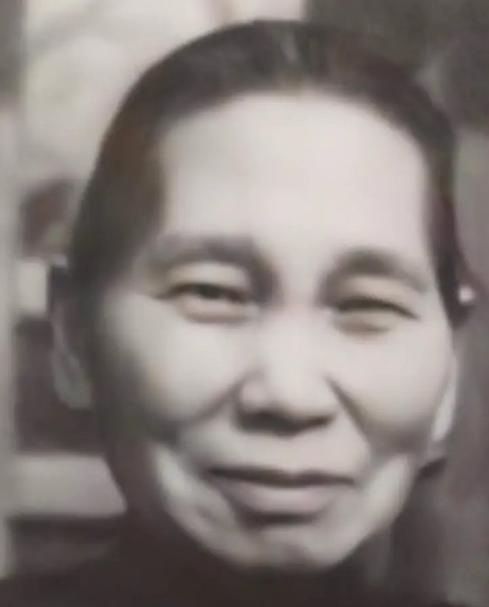 1903年，梁启超与陪嫁丫鬟发生了关系，完事后，落下一句话：“将来娃喊你姨，不准