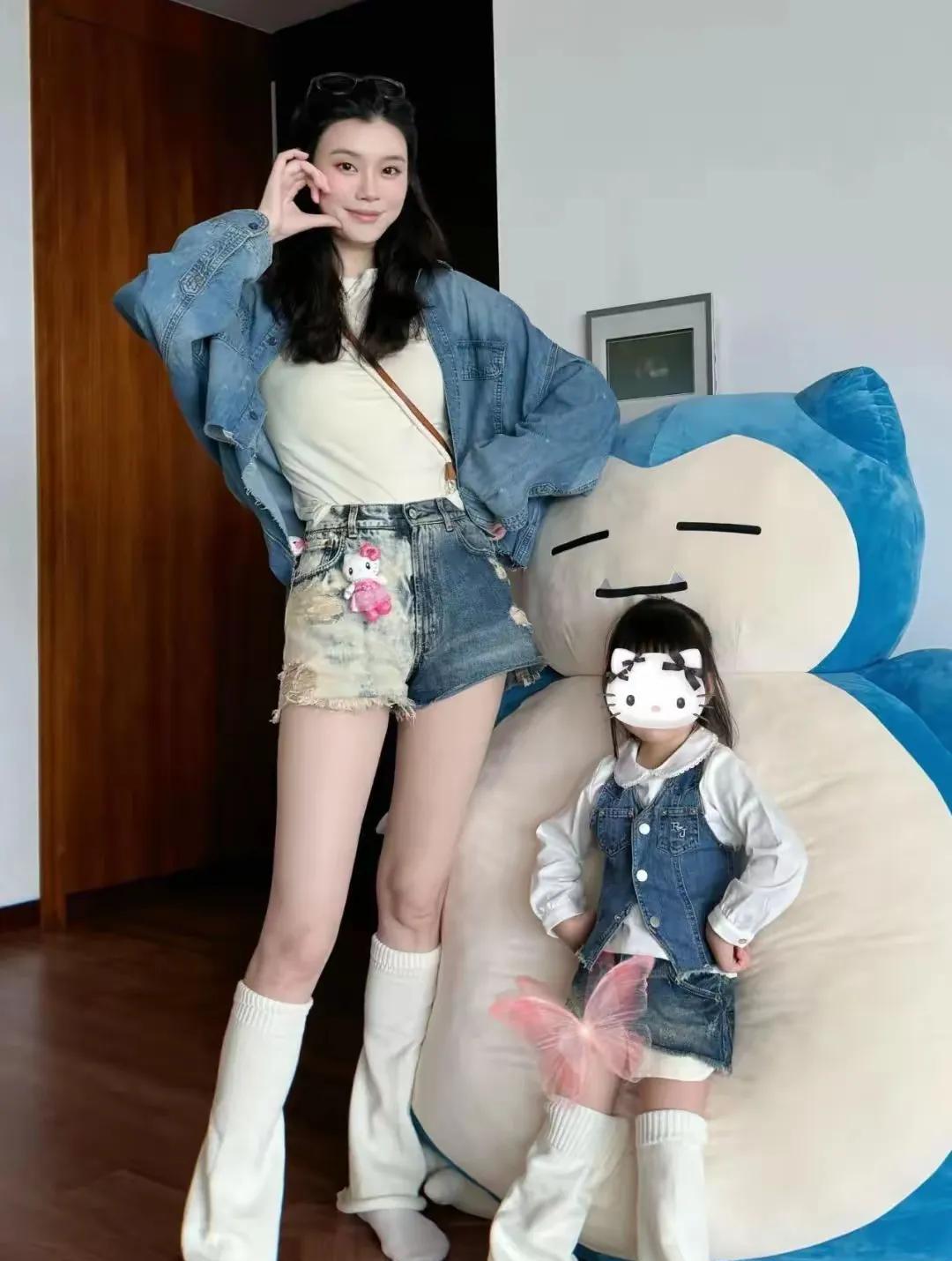 178cm奚梦瑶好基因，儿子生得腿长110cm，何猷君选老婆的眼光真好