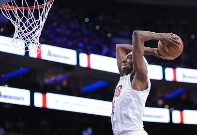 NBA一夜三签落定；各队精准定向补强，季后赛军备竞赛打响NBA季后赛的征程