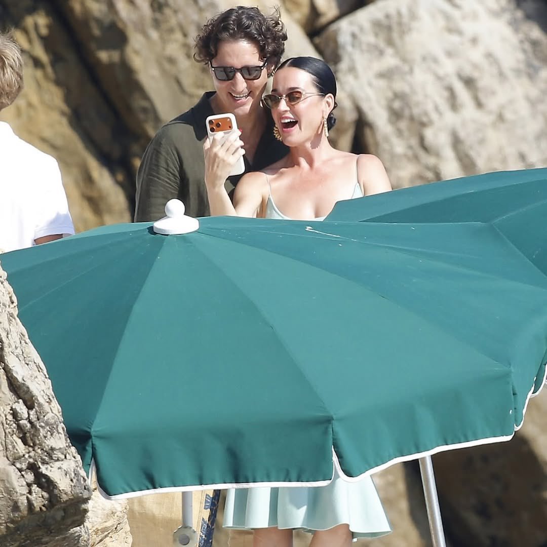 KatyPerry和男友特鲁多在法国度假⛱️