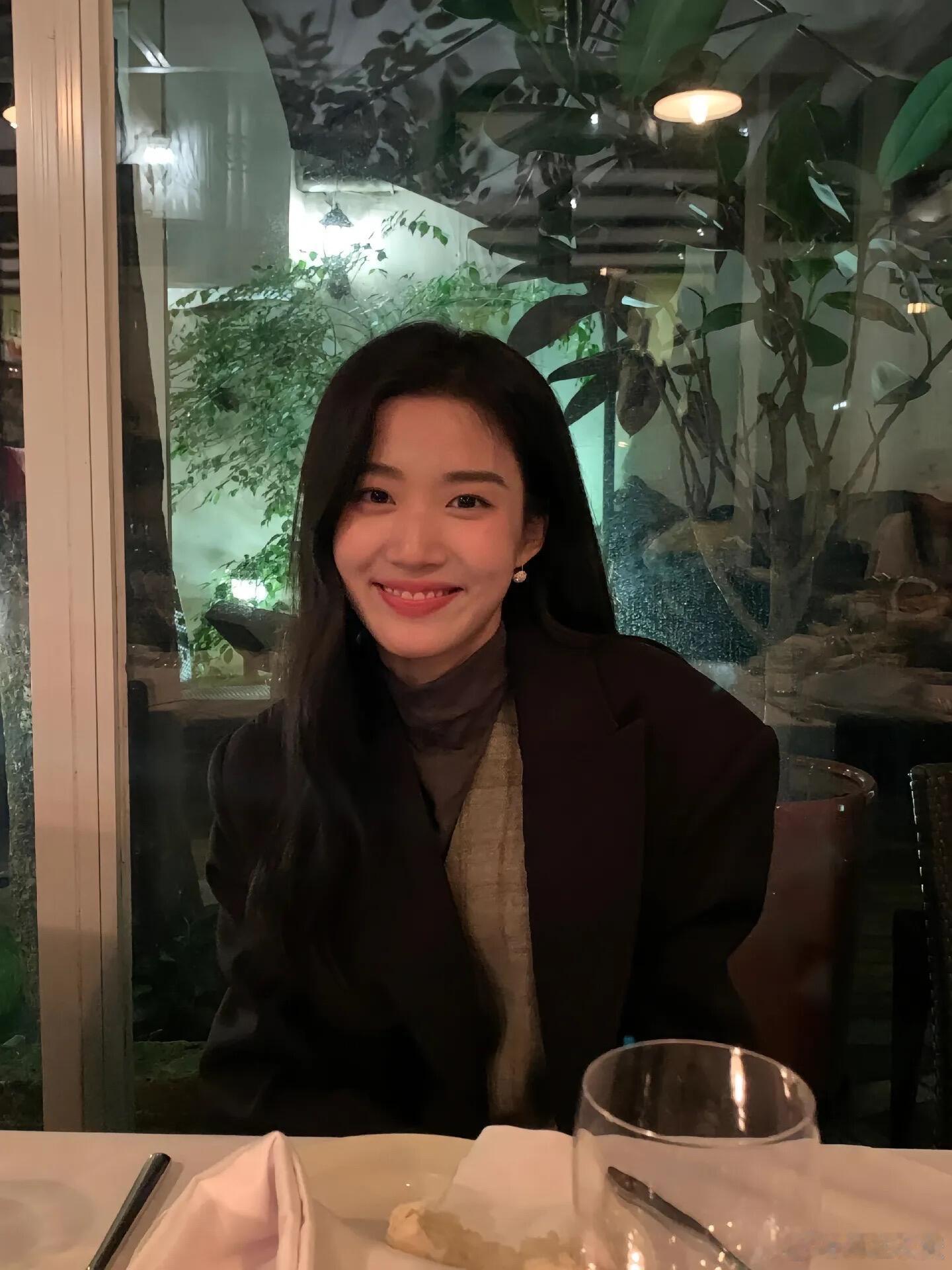 卢昱晓卢昱晓｜她有一股清冷温柔韩系感卢昱晓｜​​​