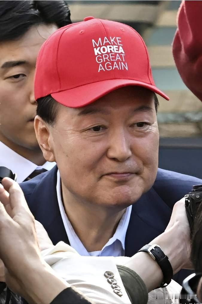 韩国民主制度崩盘？总统演讲遭当面羞辱，反对党公开宣战终结政权。韩国民主恐怕要沦为