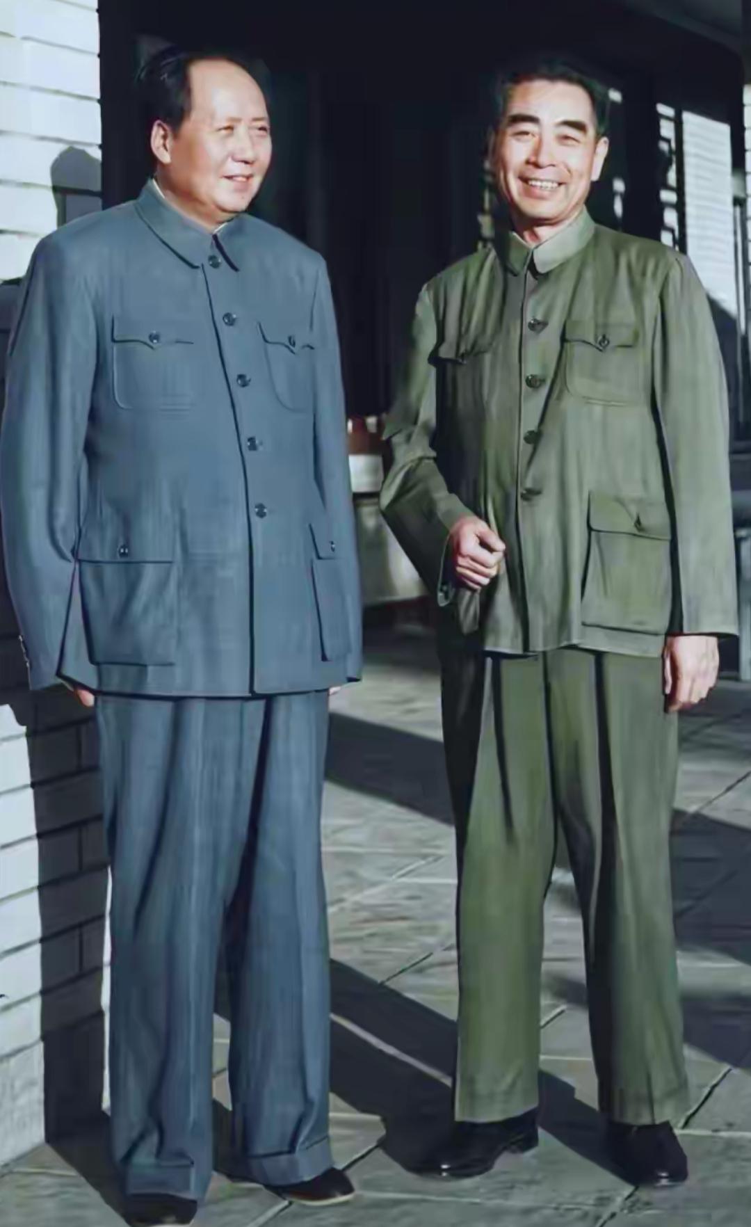 1961年的一张合影，这张照片太亲切了，笑容灿烂非常开心，好怀念呀！[玫瑰][玫