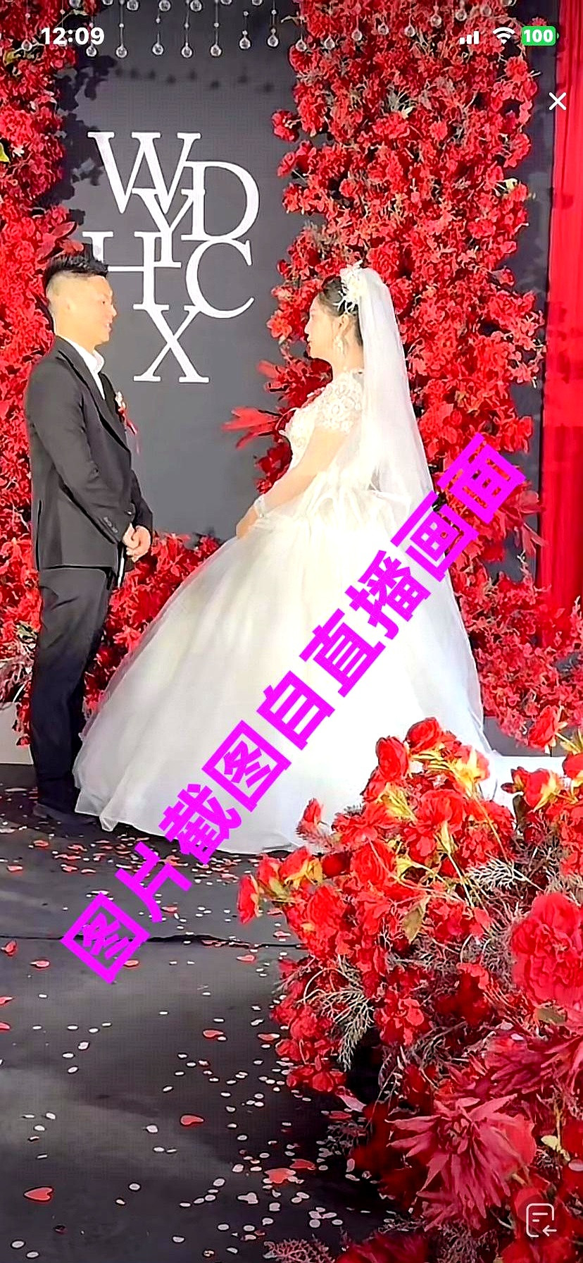 在这繁忙的都市生活中，无数个奋斗的身影构成了一幅生动的画卷。每一个人都在为自己的