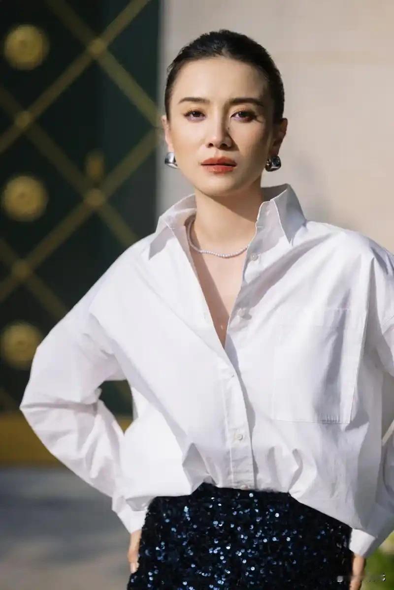 演员宋佳说：“《闯关东》筹拍时，找了好多女演员，她们嫌条件艰苦，没有人愿意去。我