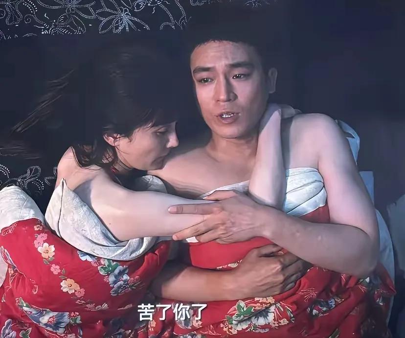 真是苦了欧豪了，竟然让杨幂跟他演床戏！表面上看，是欧豪占了天大的便宜。其实细看一
