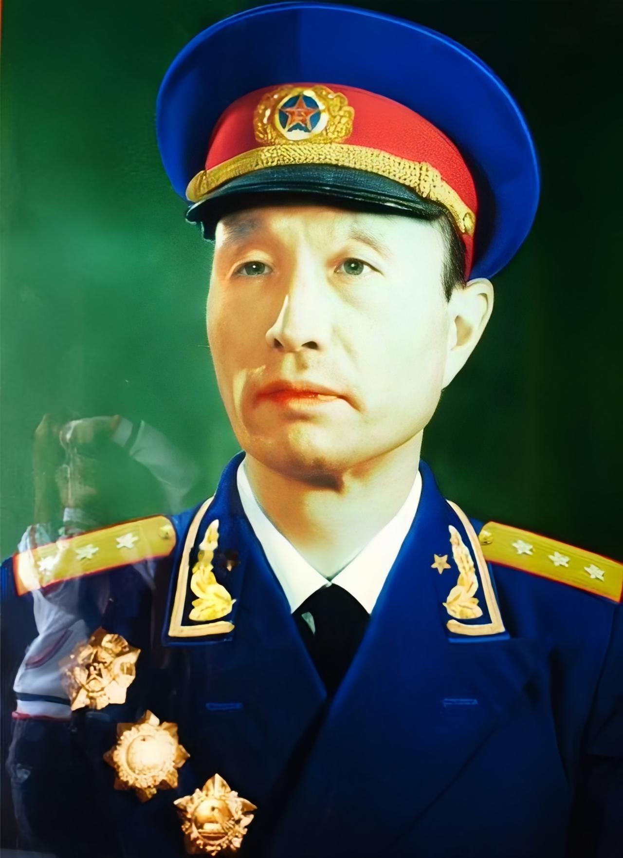 开国上将张爱萍晚年被选为中顾委常委，可是每次中顾委开会，他都照例请假，不去开会。