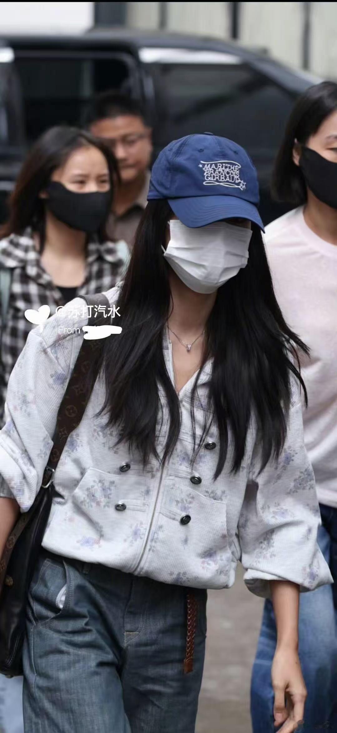 卢昱晓刺棠进组围读卢昱晓刺棠进组围读路透啊啊啊！！！​卢昱晓刺棠进组围读啦～期
