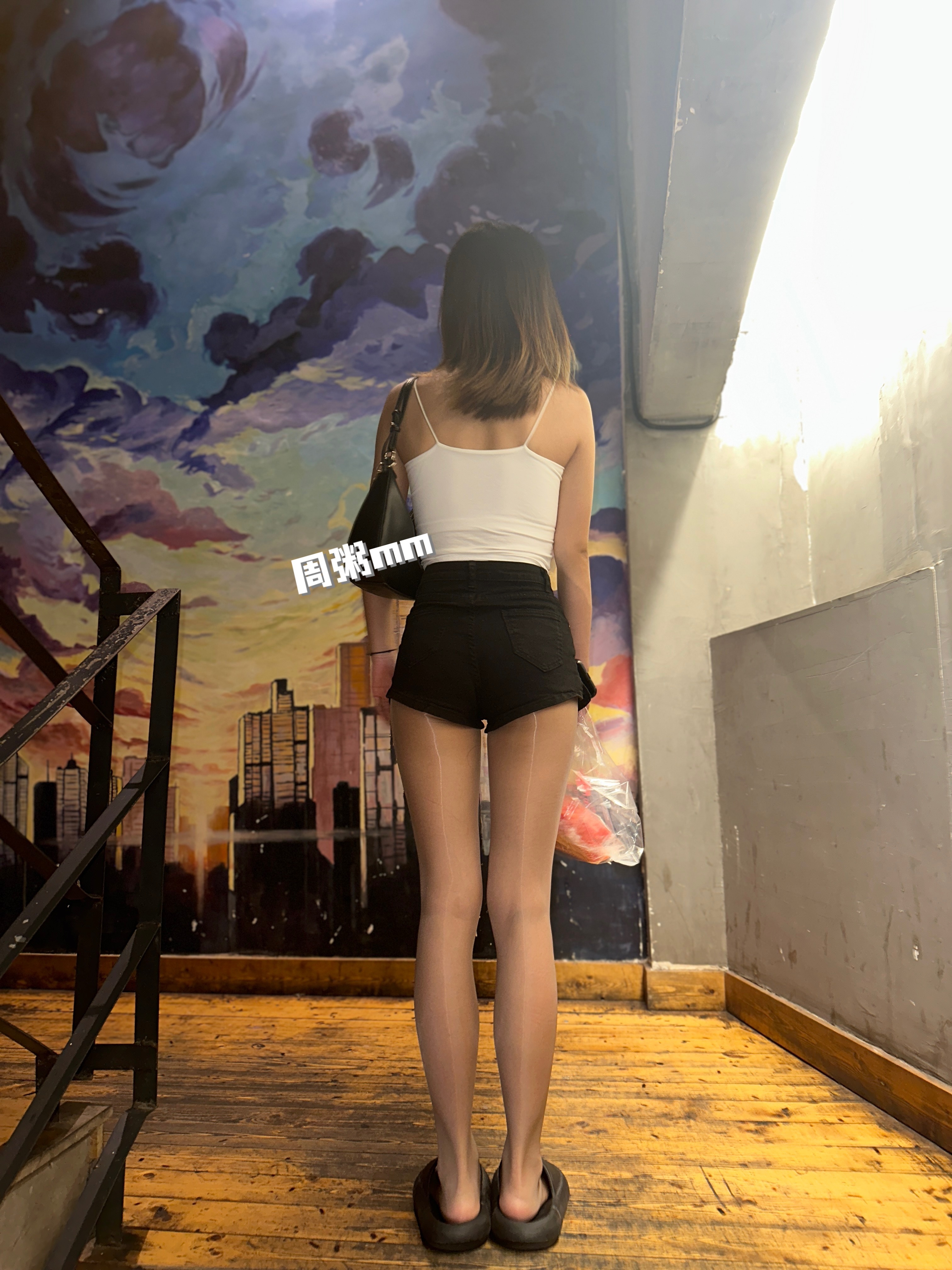 背影杀手周粥今日穿搭(ootd)​​​