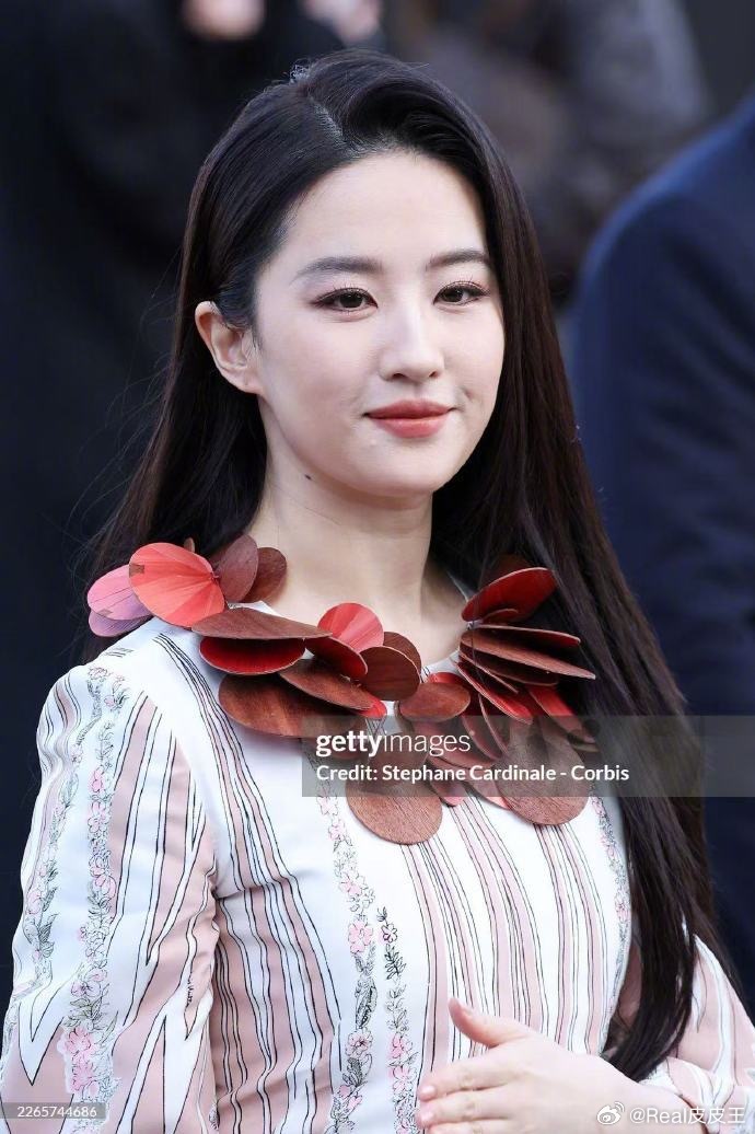 刘亦菲巴黎时装周看秀G社生图出炉，如何？LV大秀