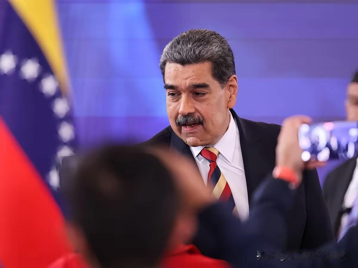 委内瑞拉这个国家也是一个庞大的国家，国土比较广阔，人民人口比较众多，大约有800