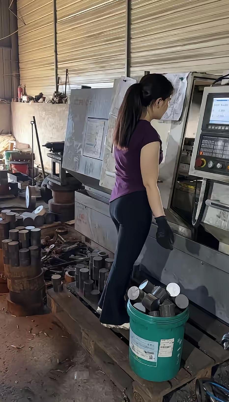 定厂神女[呲牙笑]