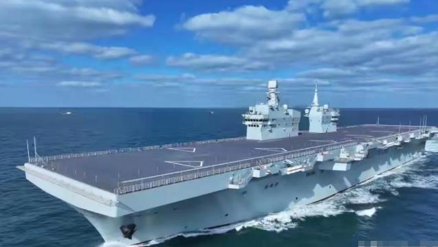 4月21日这消息一出来，估计不少外军将领要睡不着觉了！全球第一艘无人机航母，07