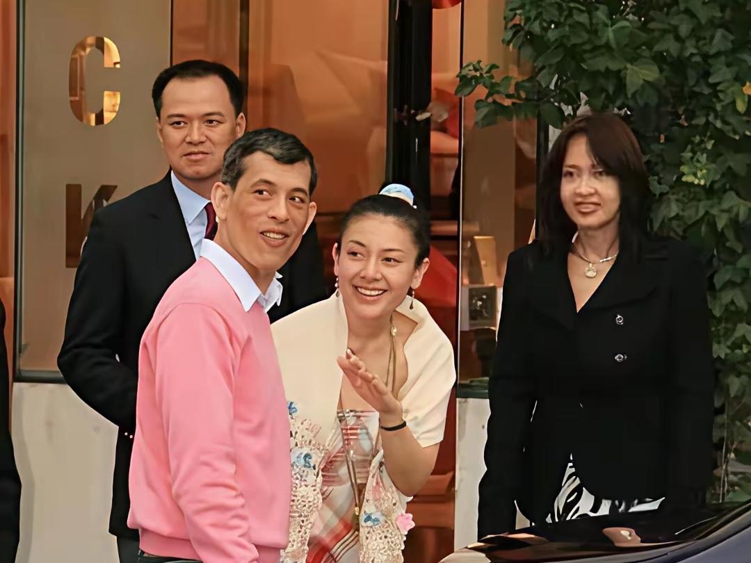 泰王玛哈，最爱的女人应该是她吧！西拉米，她是泰王第三任王后，也是提帮功的亲生母
