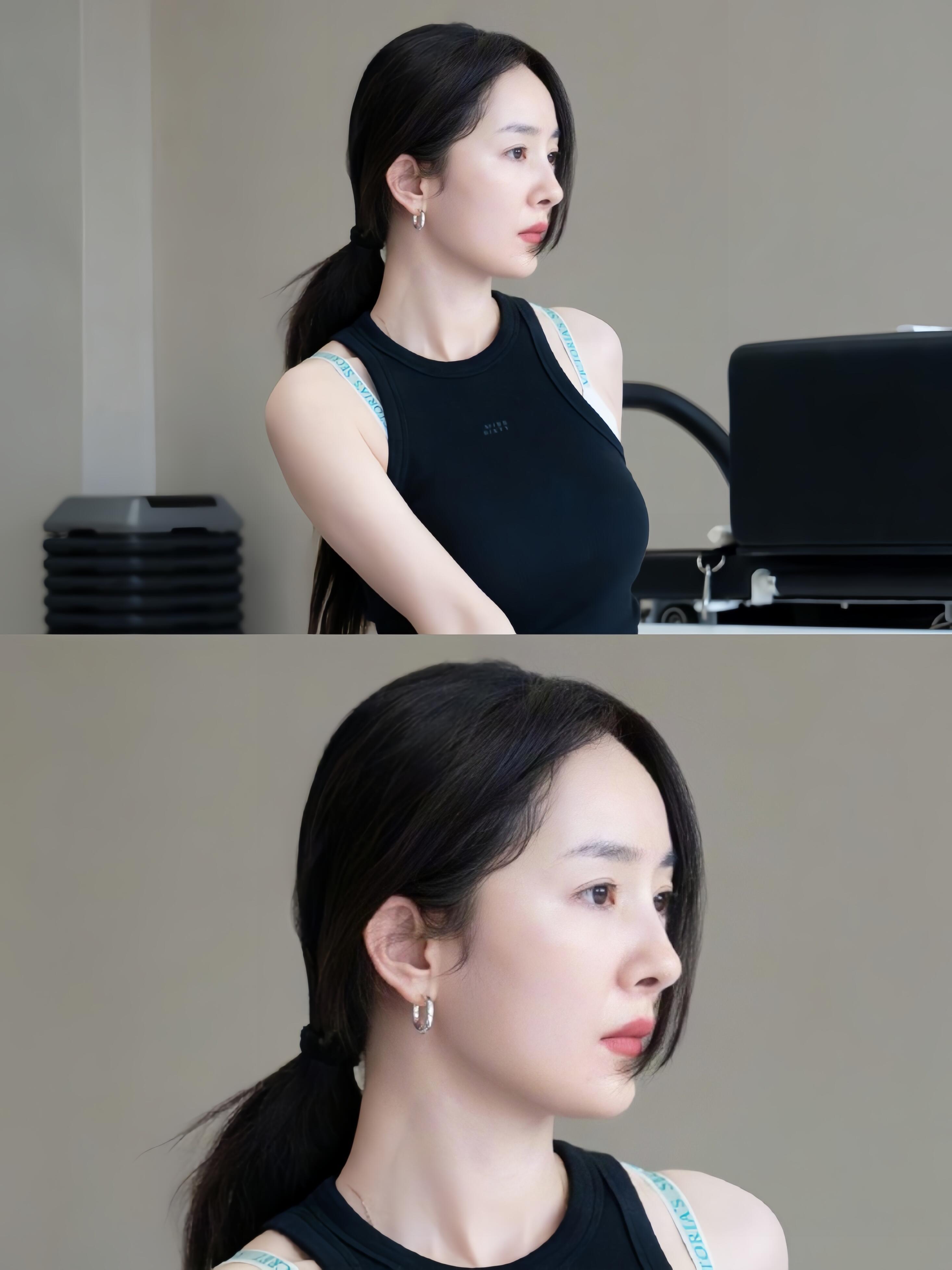 沃去，杨幂这素颜妆……幂姐这是素颜吗？好白嫩哇，脸蛋像矿泉水一样干净清爽，小黄豆