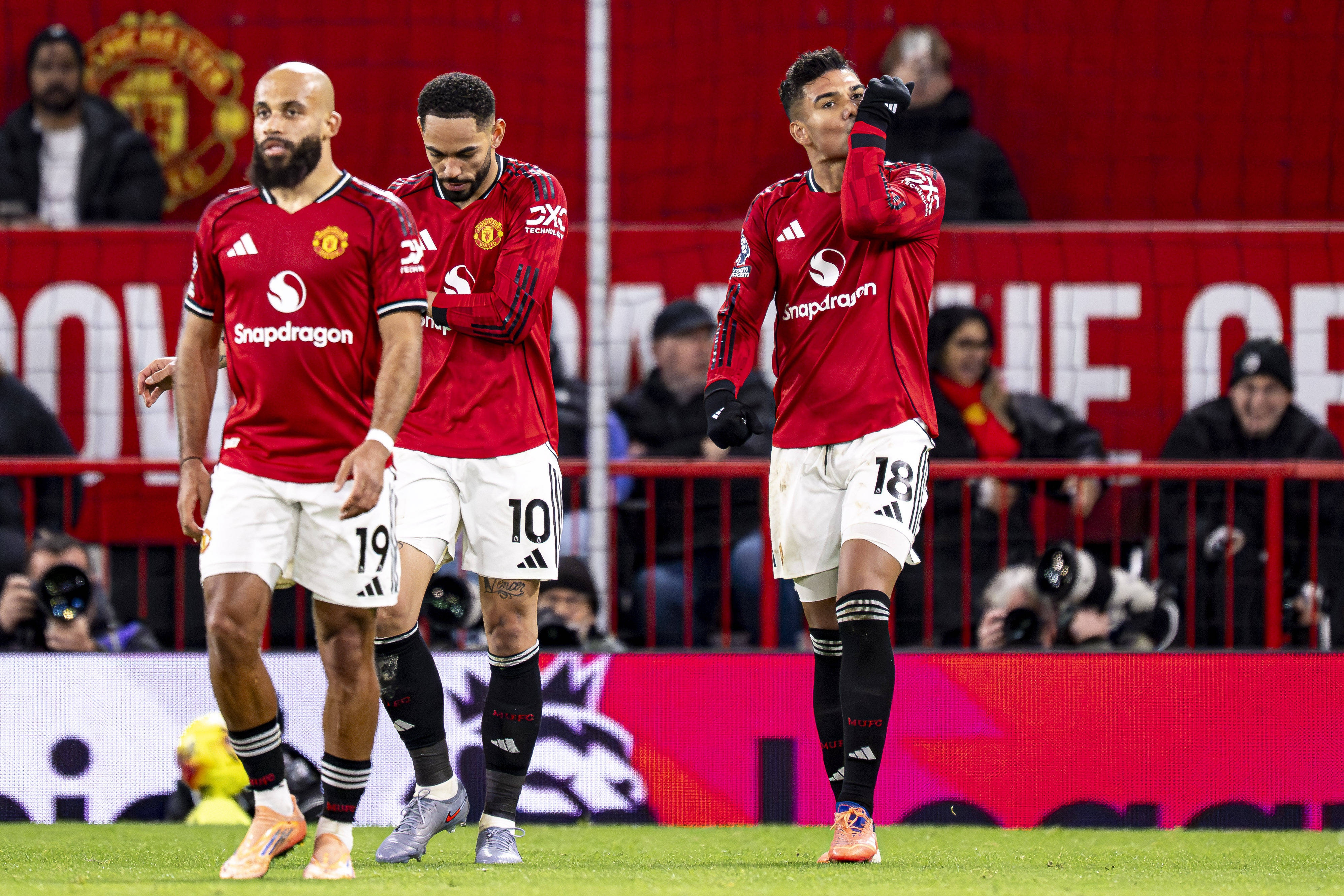 曼晚为曼联评分: 胖虎9分最高, 姆伯莫多尔古等人8分 达洛特6分