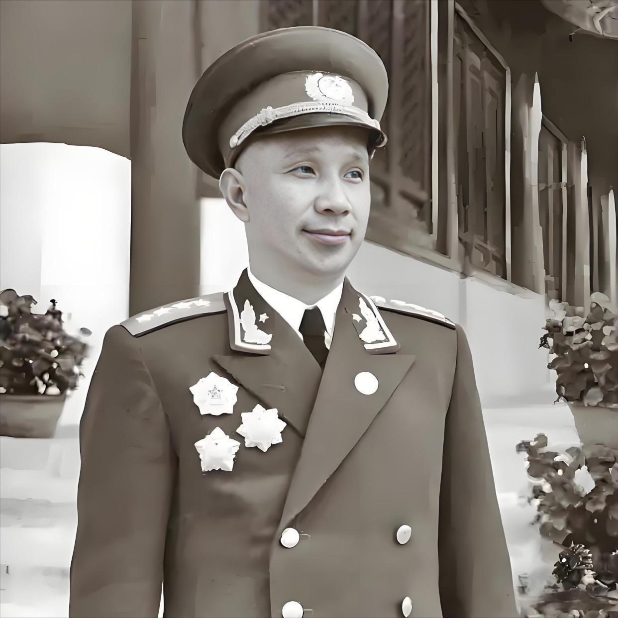 从开会凑不齐人，到指挥千军万马，粟裕大将靠什么让所有人服气？提起粟裕大将，都