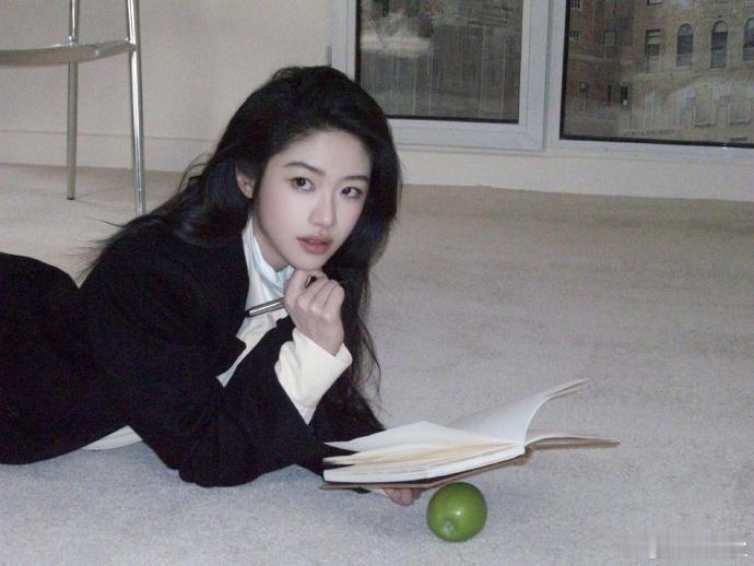 出来回应就是好啊，就是要单身然后专心专注的搞事业，而且得看人准啊希望妹妹以后越