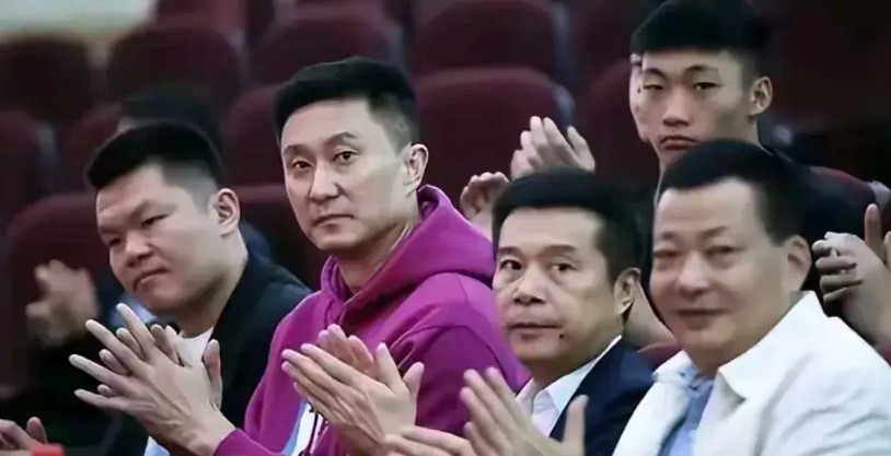一个媒体人报道，广东队下赛季的三大引援：1，陈国豪，2，邹阳，3，崔永熙。陈