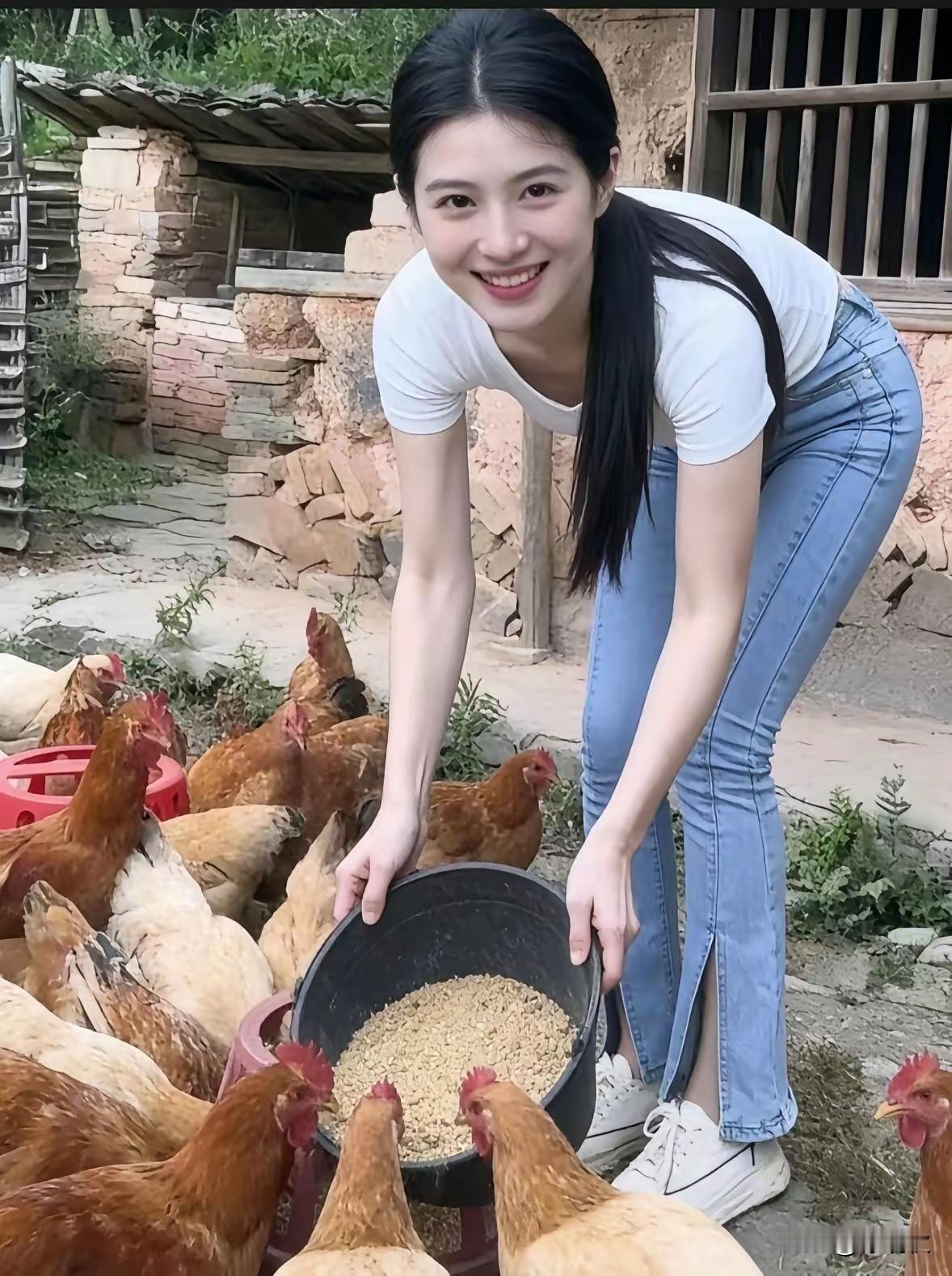 如果对我真有意，咱俩成婚来养鸡。另外再租几亩地，举案齐眉甜蜜蜜。