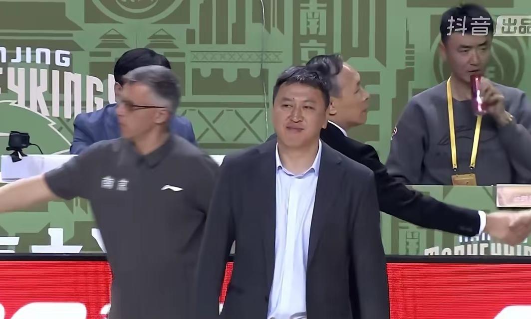 糟糕😡同曦86-89宁波，一战打出了这么3大可笑事实1、同曦男篮的进