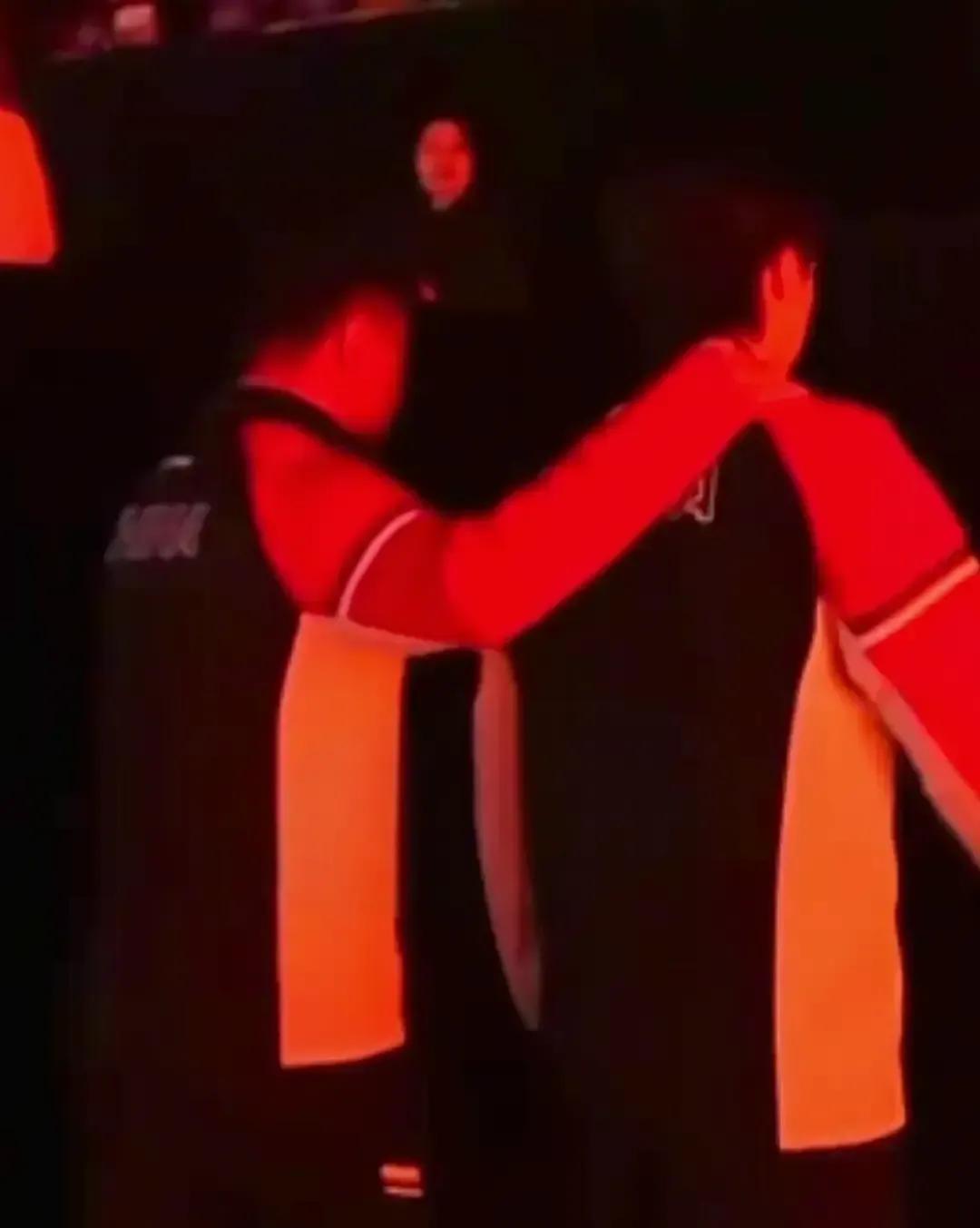 那个吼声最大的男人，在弟子受伤后，48小时没说过一句指导的话。林诗栋手腕韧带撕