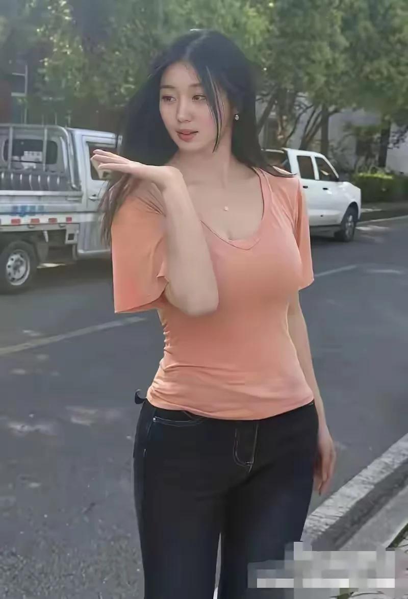 容易紧张的本质是：把别人当神的同时，没把自己当人。