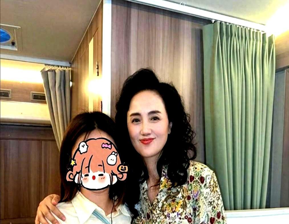 杀青即是永别，她只给自己留了16天。把所有人叫过来，合影。她说，今天状态好