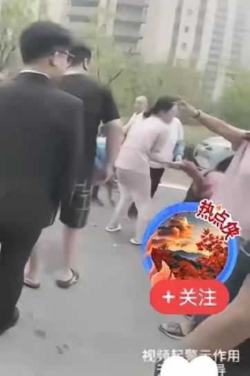 “喜事”变“劫事婚礼现场变成勒索现场本该欢天喜地接亲的队伍被一群拦路的