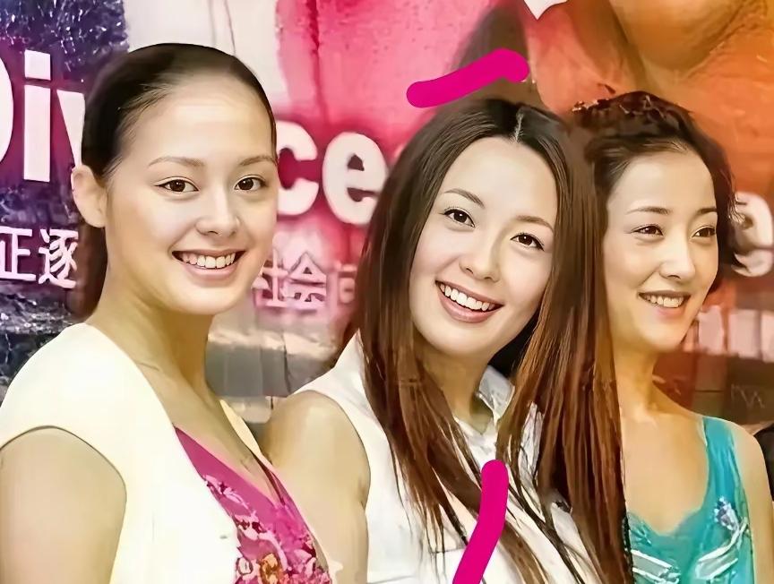 女星三人合照认人挑战！合照中间杨童舒、右侧刘蓓都是家喻户晓的实力派，一眼就