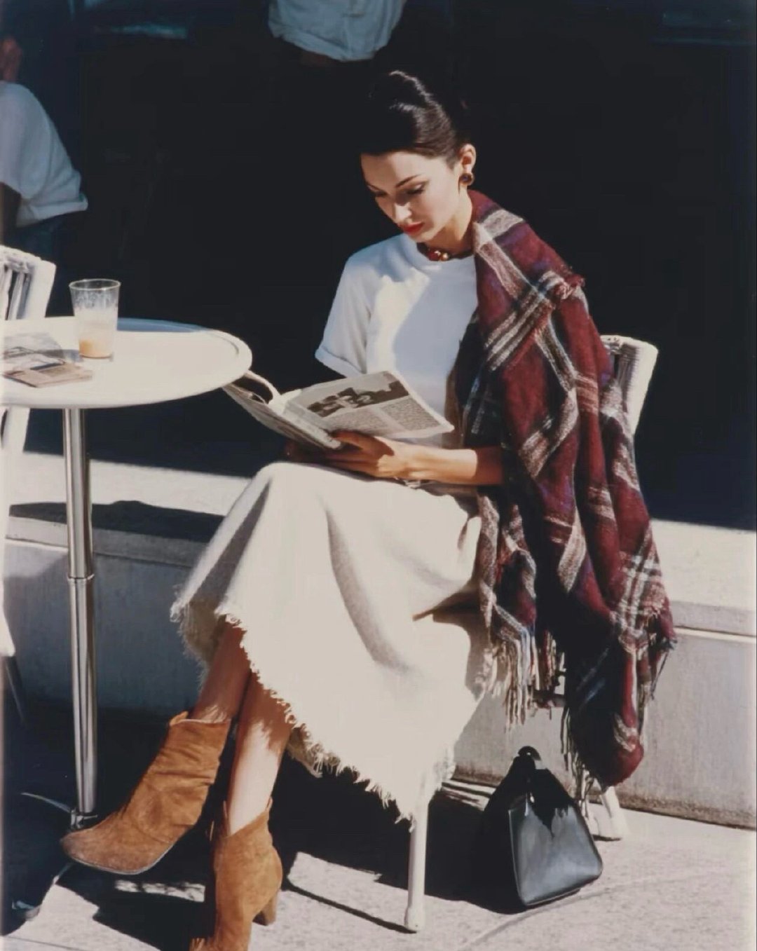 好多人至死也闹不明白的人生的先后顺序：1.家庭的第一核心，是经济，而不是感情。