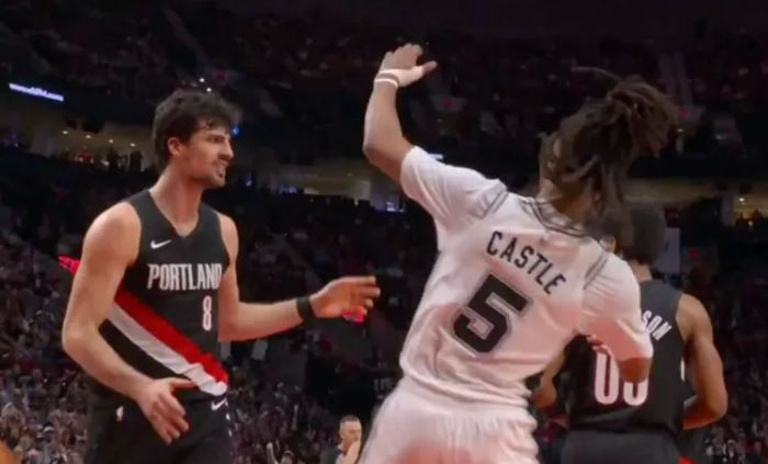 NBA季后赛，开拓者以（1）93-114（3）不敌马刺。赛后德尼-阿夫迪亚谈及